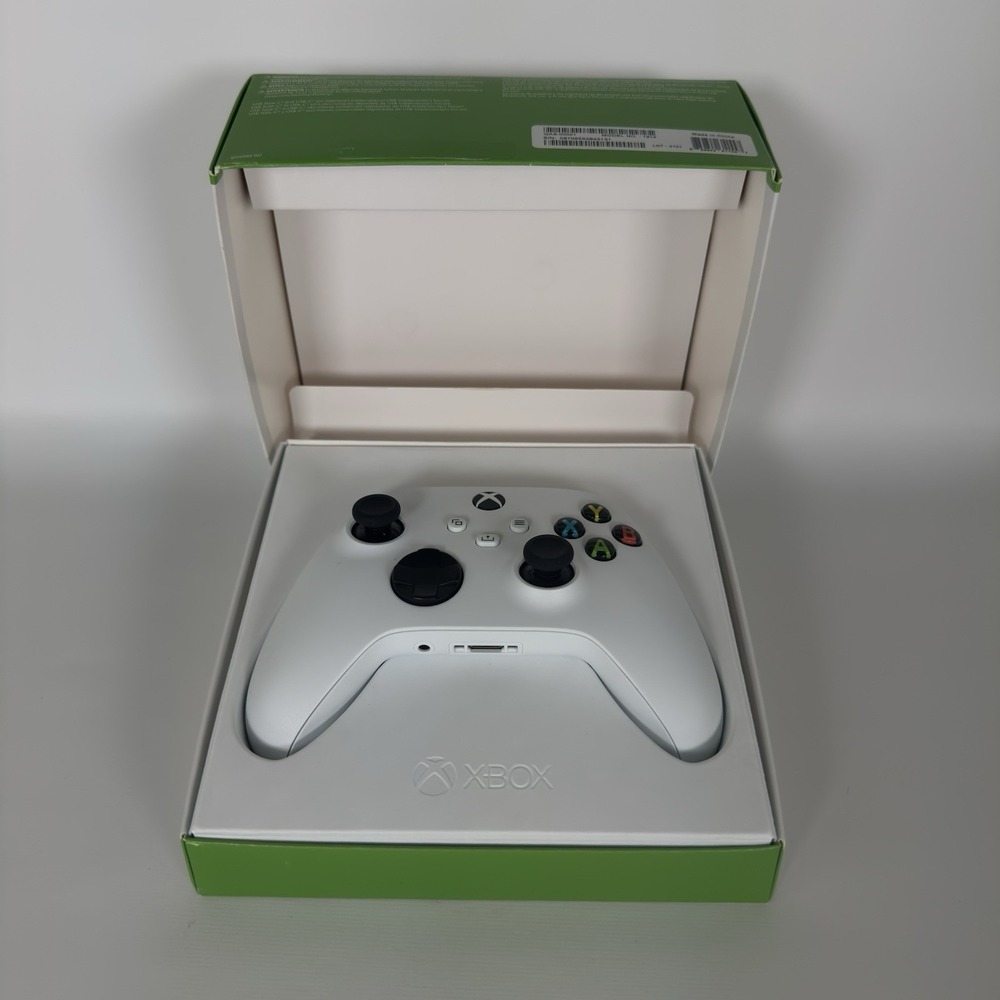 Microsoft Xbox Wireless Controller Series X S Model 1914 Robot White QAS-00001
